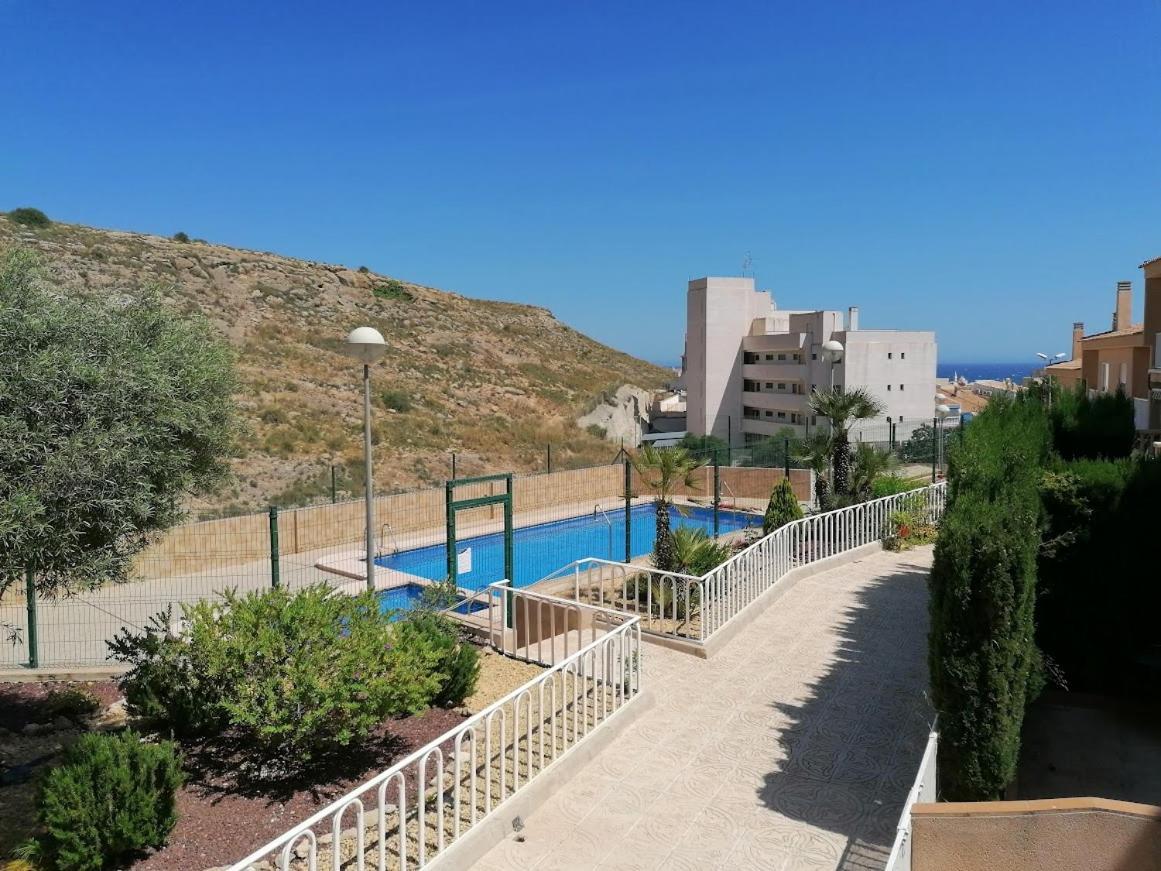Magnificent 3 Bedroom House Close To The Beach With Community Swimming Pool 圣波拉 外观 照片