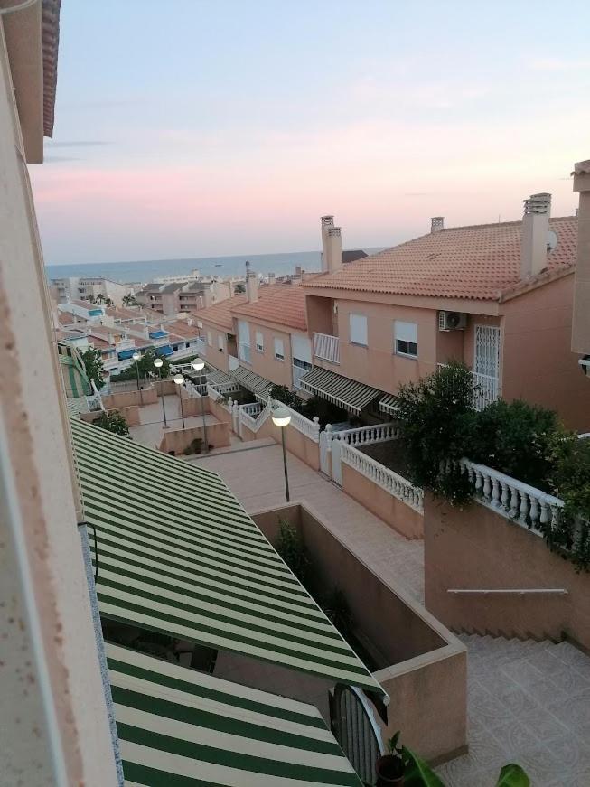 Magnificent 3 Bedroom House Close To The Beach With Community Swimming Pool 圣波拉 外观 照片
